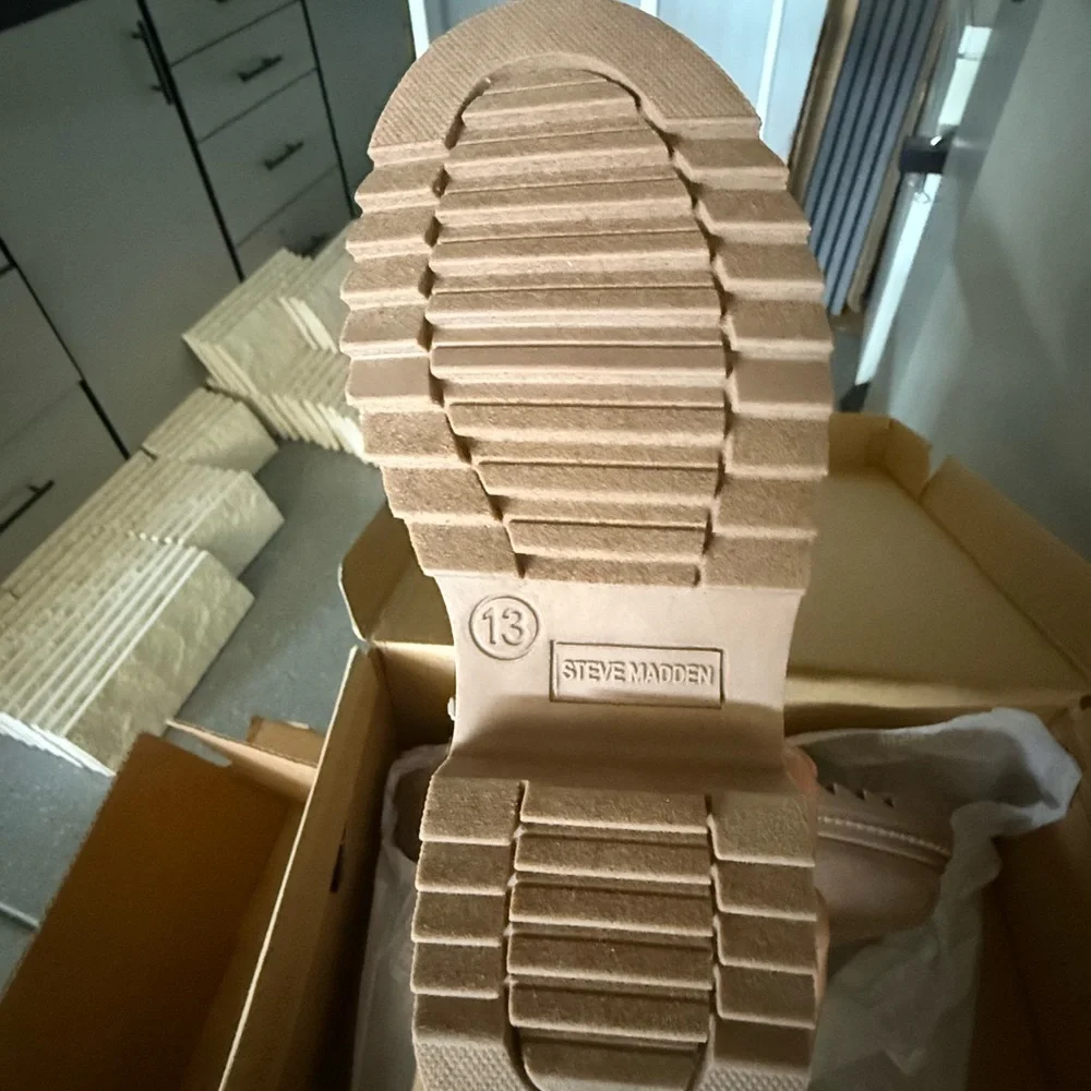 Steve Madden Brown Kraft Shoe Box with Label